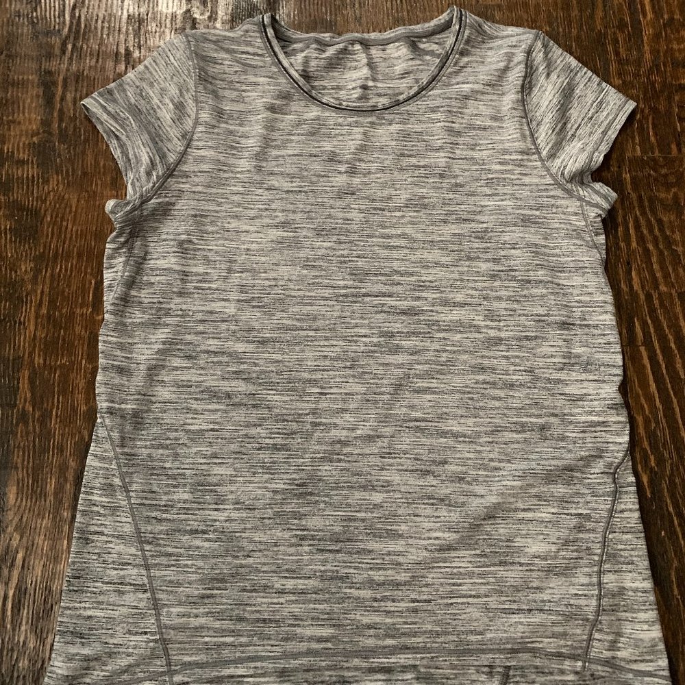 Lululemon Gray Round Neck SS Tee Size 12